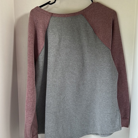 Maurice’s long sleeve sweatshirt plaid deer gray burgundy size 2 2x - Picture 5 of 5